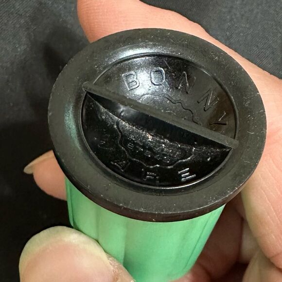 Vintage Bonny ware mint green Salt Shaker Art Deco style salt or pepper shaker. - Picture 2 of 12